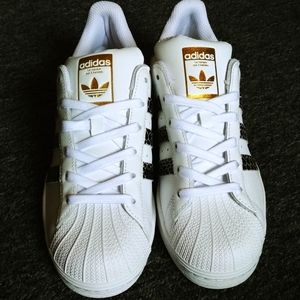 Adidas Shoes Women's White & Black Spring/Summer Tennis Gym Sneakers Size 7.5